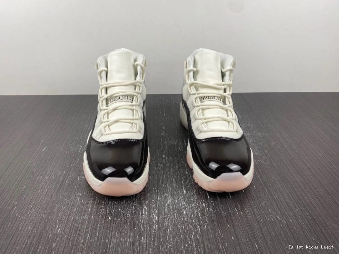 Neapolitan AR0715-101 WMNS Jordan Air 11 0802